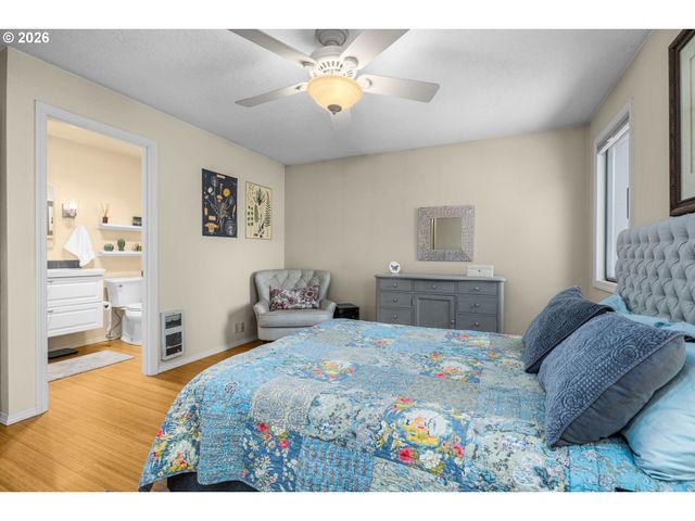 15695 Sw 114TH Ct 8, Portland, OR 97224
