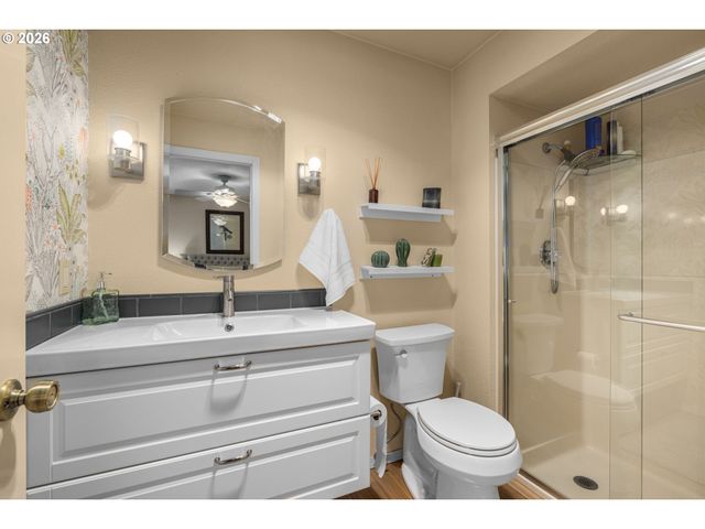 15695 Sw 114TH Ct 8, Portland, OR 97224