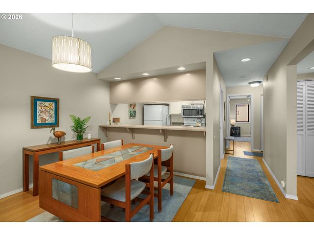 15695 Sw 114TH Ct 8, Portland, OR 97224
