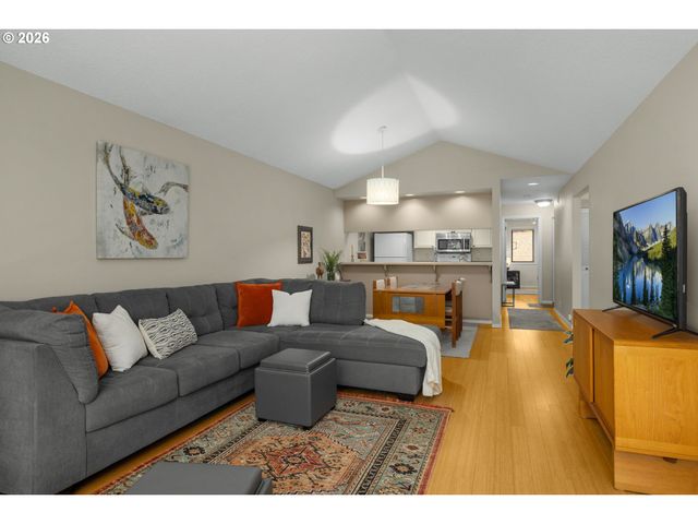 15695 Sw 114TH Ct 8, Portland, OR 97224
