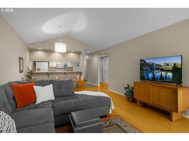 15695 Sw 114TH Ct 8, Portland, OR 97224