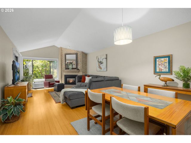 15695 Sw 114TH Ct 8, Portland, OR 97224