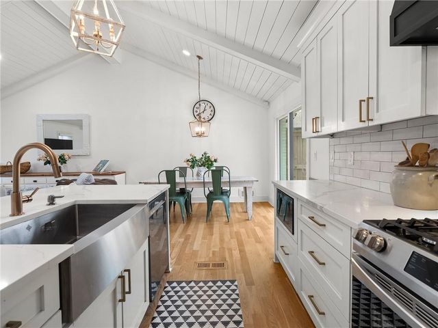 1350 Sanden Ferry Drive, Decatur, GA 30033