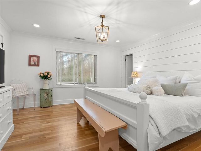 1350 Sanden Ferry Drive, Decatur, GA 30033