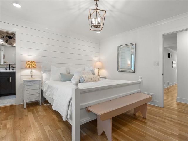 1350 Sanden Ferry Drive, Decatur, GA 30033