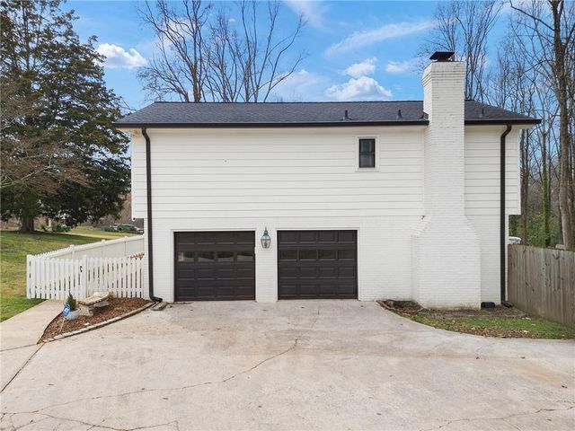 1350 Sanden Ferry Drive, Decatur, GA 30033