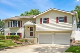 24221 S Edwin Drive, Channahon, IL 60410