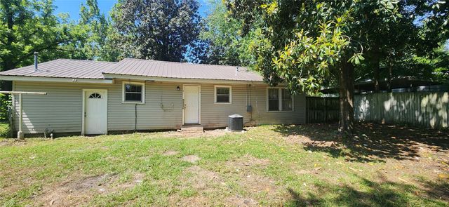 1908 Lee Street, Longview, TX 75604