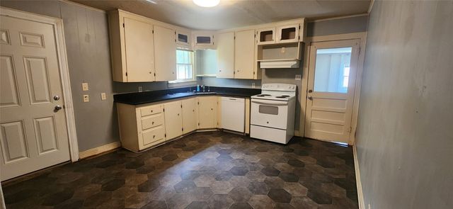 1908 Lee Street, Longview, TX 75604