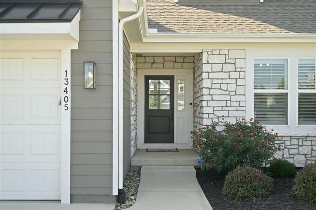 13405 W 174th Place, Overland Park, KS 66221