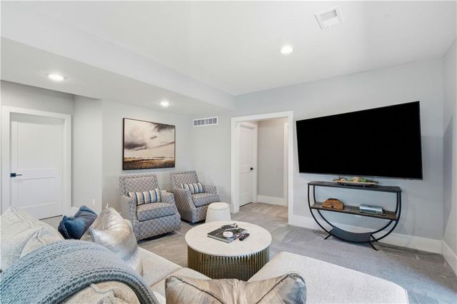 13405 W 174th Place, Overland Park, KS 66221