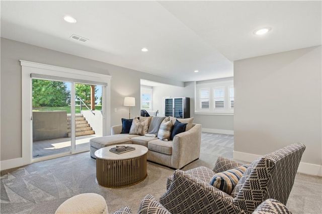 13405 W 174th Place, Overland Park, KS 66221