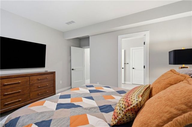 13405 W 174th Place, Overland Park, KS 66221