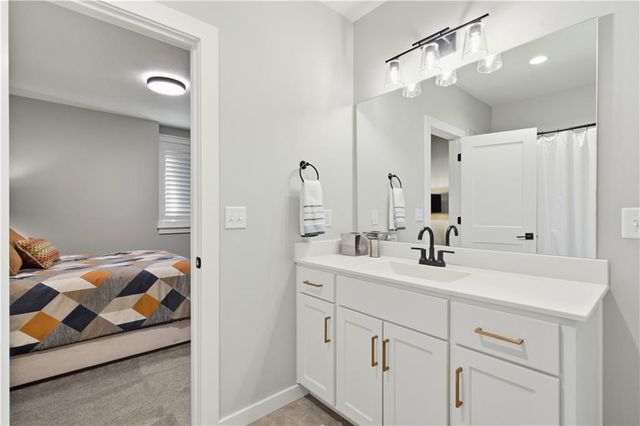 13405 W 174th Place, Overland Park, KS 66221