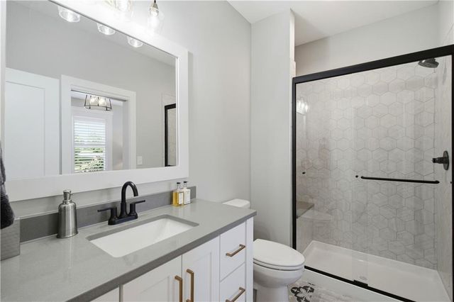 13405 W 174th Place, Overland Park, KS 66221