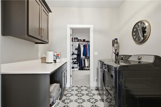 13405 W 174th Place, Overland Park, KS 66221