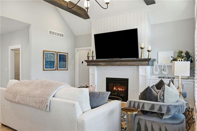 13405 W 174th Place, Overland Park, KS 66221