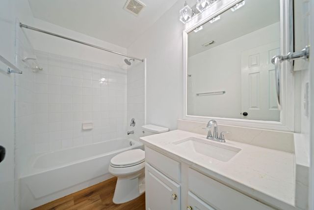 123 N Villa Oaks Drive, The Woodlands, TX 77382