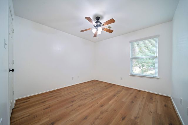 123 N Villa Oaks Drive, The Woodlands, TX 77382