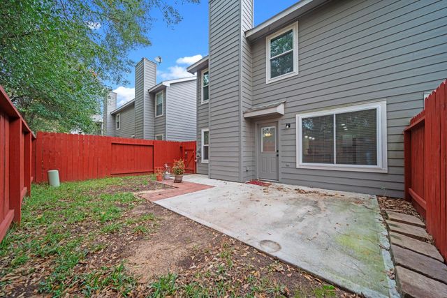 123 N Villa Oaks Drive, The Woodlands, TX 77382