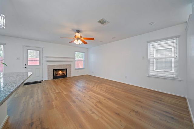 123 N Villa Oaks Drive, The Woodlands, TX 77382