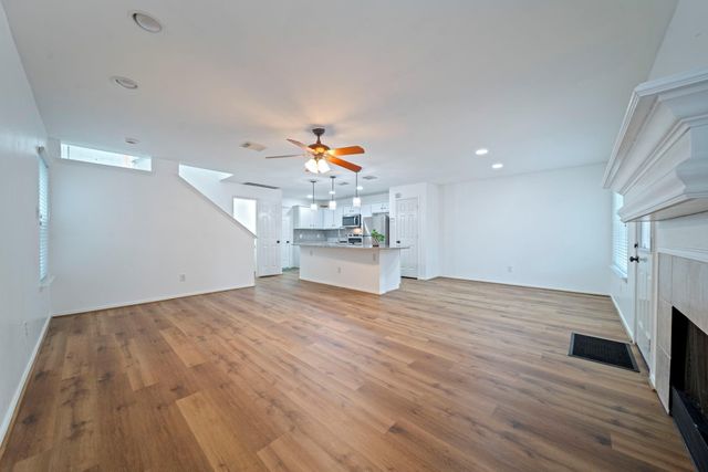 123 N Villa Oaks Drive, The Woodlands, TX 77382