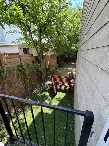 1703 Deloney ST B, Austin, TX 78721