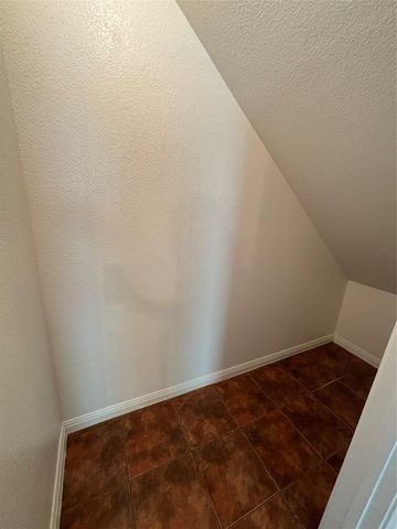 1703 Deloney ST B, Austin, TX 78721