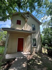 1703 Deloney ST B, Austin, TX 78721