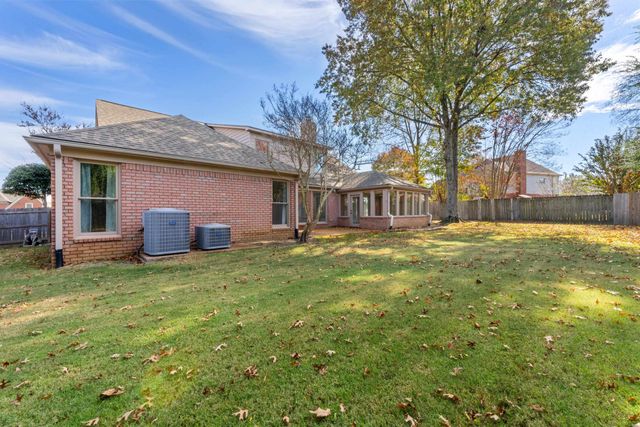 1393 CROSSVIEW LN, Collierville, TN 38017