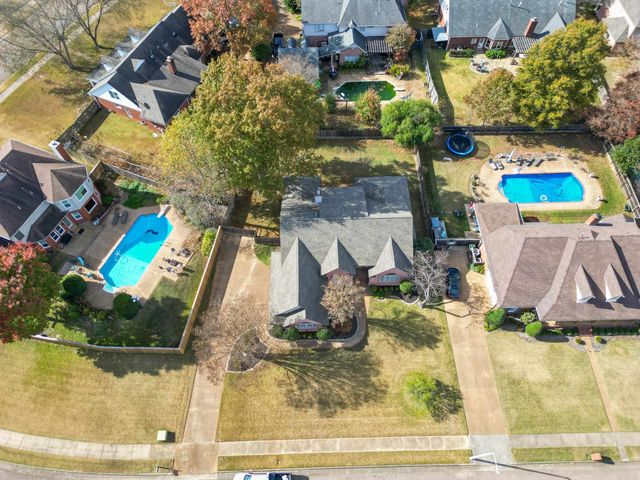 1393 CROSSVIEW LN, Collierville, TN 38017