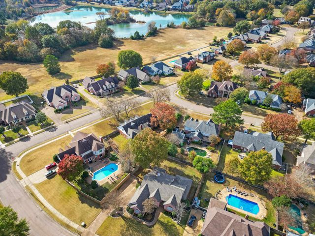 1393 CROSSVIEW LN, Collierville, TN 38017