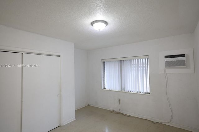 465 E 28th St 24, Hialeah, FL 33013