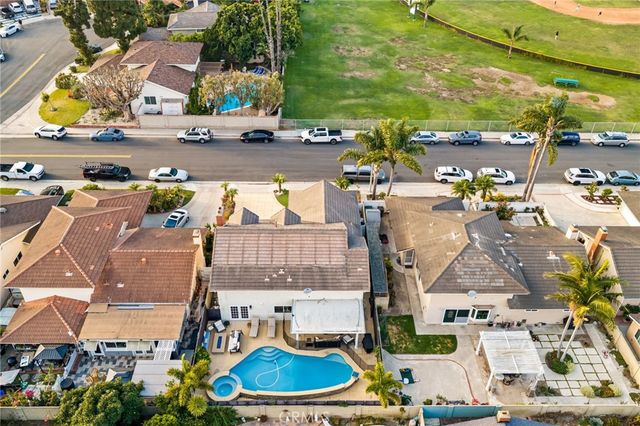 10062 Cynthia, Huntington Beach, CA 92646