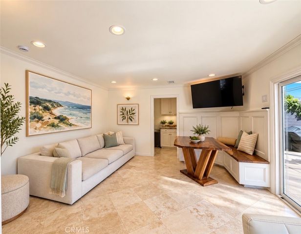 10062 Cynthia, Huntington Beach, CA 92646