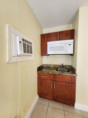 4471 SW 54th Court 1a-2b, Fort Lauderdale, FL 33314
