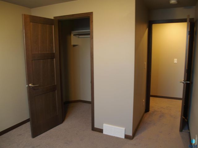 308 E Countryside Ave Avenue, Lennox, SD 57039