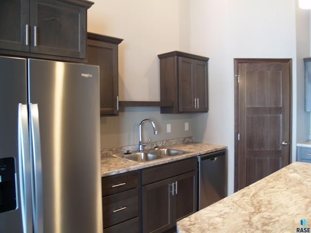 308 E Countryside Ave Avenue, Lennox, SD 57039