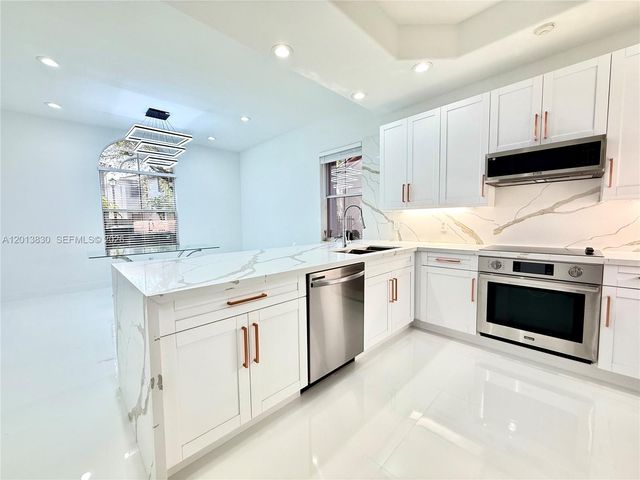 1455 Breakwater Ter, Hollywood, FL 33019
