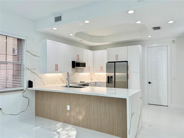 1455 Breakwater Ter, Hollywood, FL 33019
