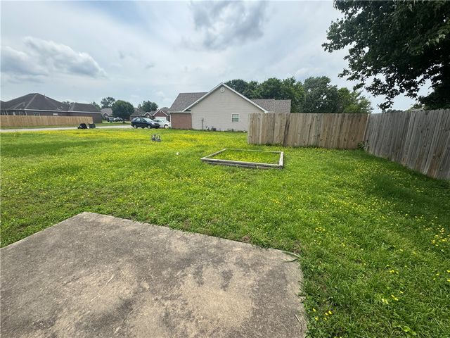 1302 N 22nd Street, Rogers, AR 72756