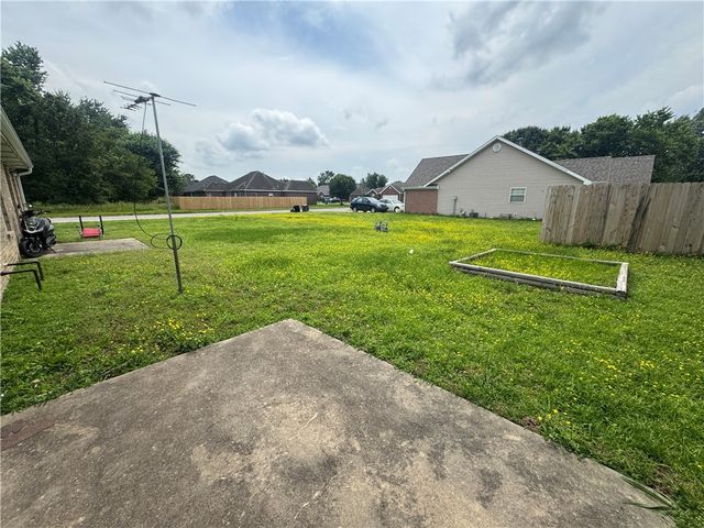 1302 N 22nd Street, Rogers, AR 72756