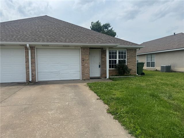 1302 N 22nd Street, Rogers, AR 72756