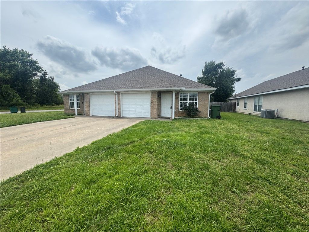 1302 N 22nd Street, Rogers, AR 72756