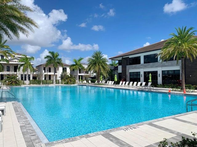 8265 NW 41 ST C-110, Doral, FL 33166