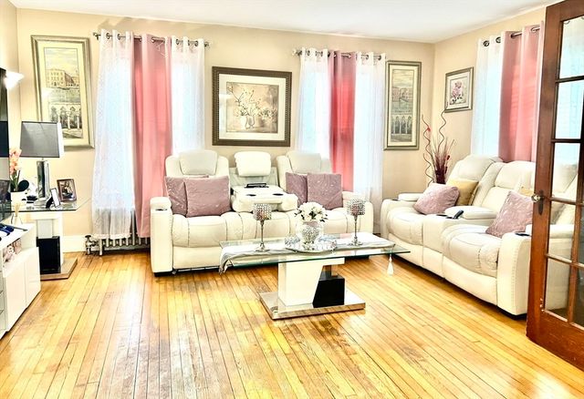 86 Beaverbrook Pkwy, Worcester, MA 01603