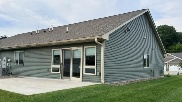 4867 Field Crest Lane, Eau Claire, WI 54701