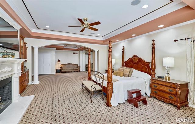 9780 Old Warson Road, St Louis, MO 63124