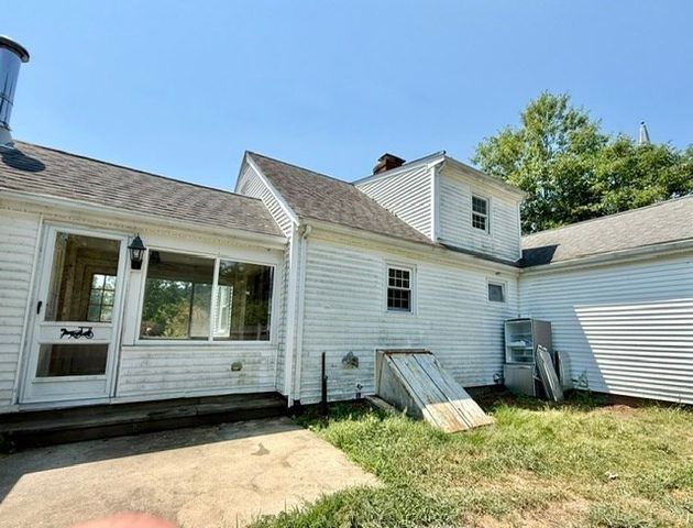 204 Main St, Hanson, MA 02341