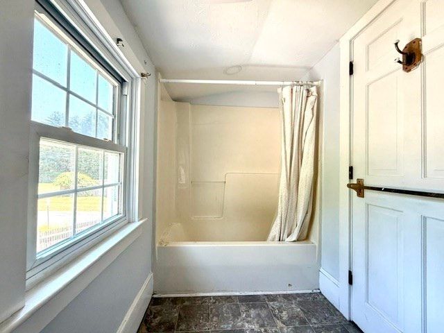 204 Main St, Hanson, MA 02341